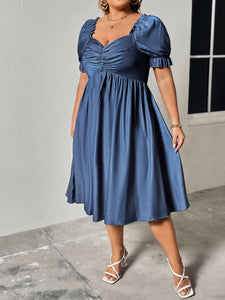 Curvy Girl Ruched Sweetheart Neck Dress