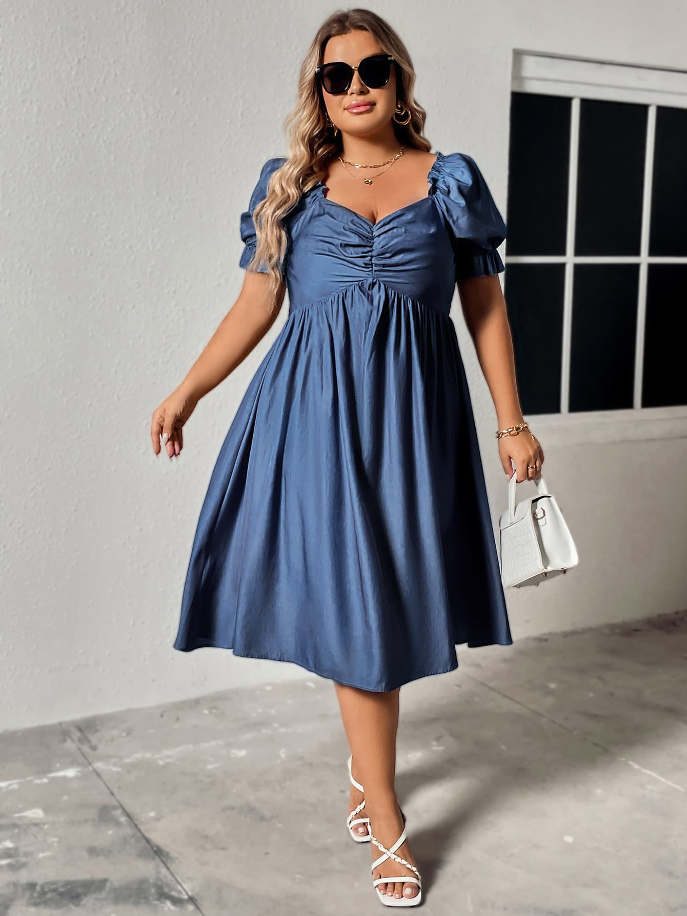 Curvy Girl Ruched Sweetheart Neck Dress